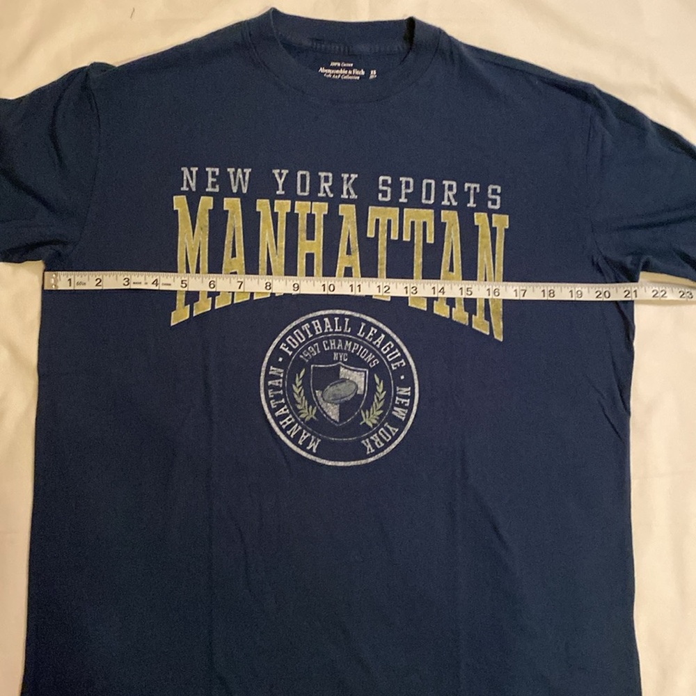 BNWT Abercombie & Fitch New York Sports crewneck t-shirt in navy blue. - Picture 7 of 8